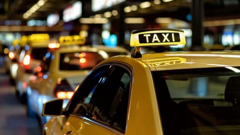 Taxi Services Having Good Reviews Should Be Chosen For Safe & Secure Travel